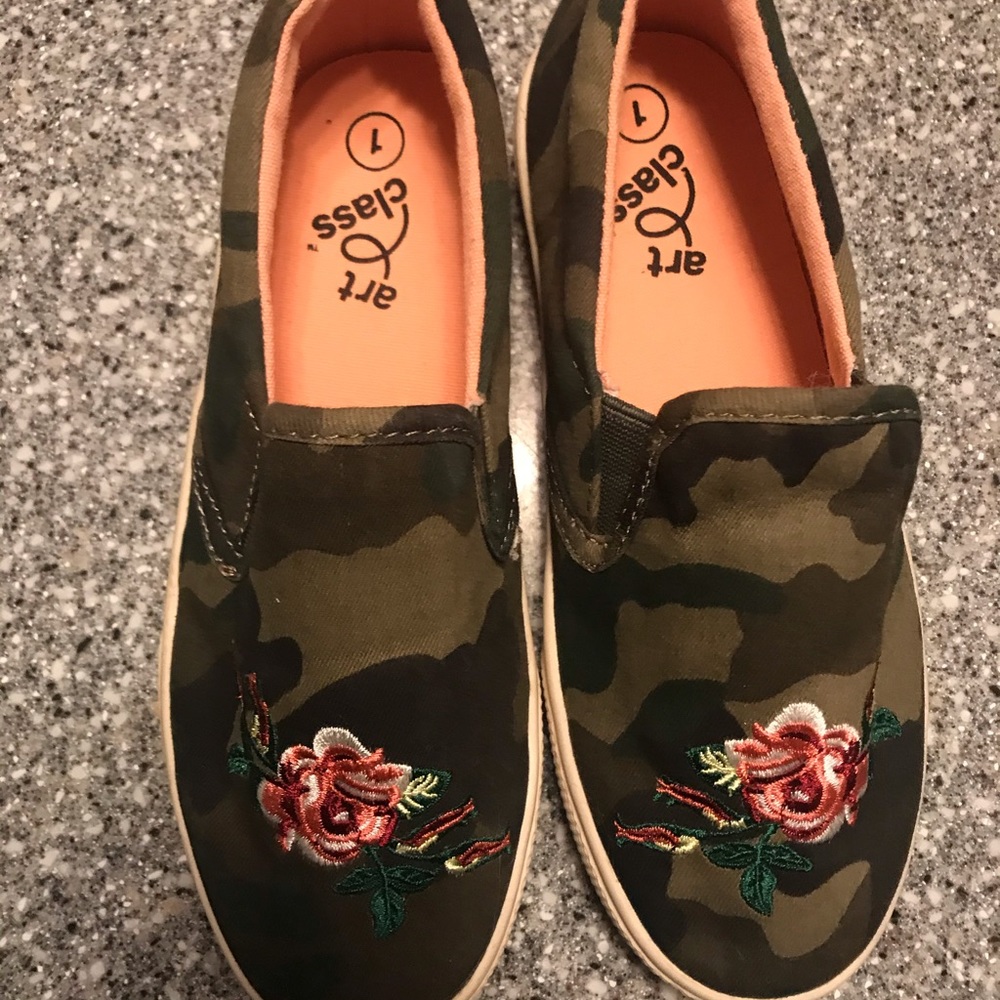So Cute! Girls size 1 art class loafers.